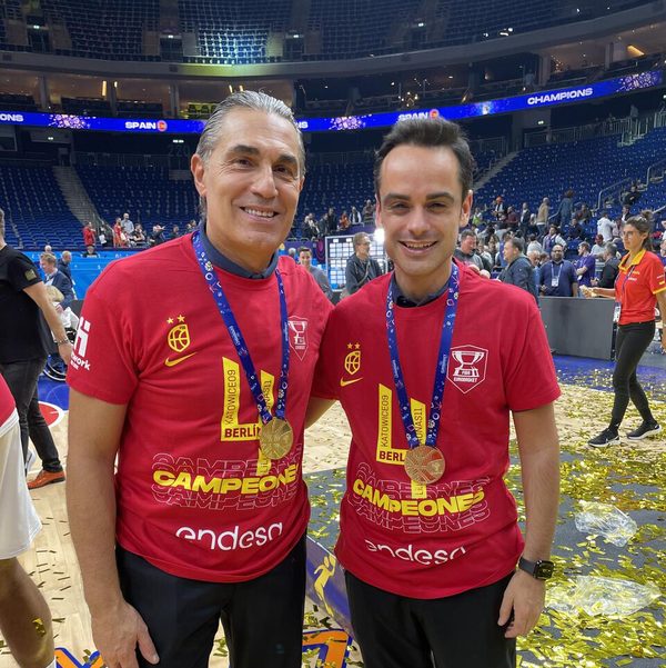 Jorge Lorenzo con Sergio Scariolo — Eurobasket 2022